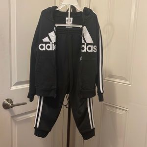 Adidas boys sweat pants 2 piece suit, black and white size 6